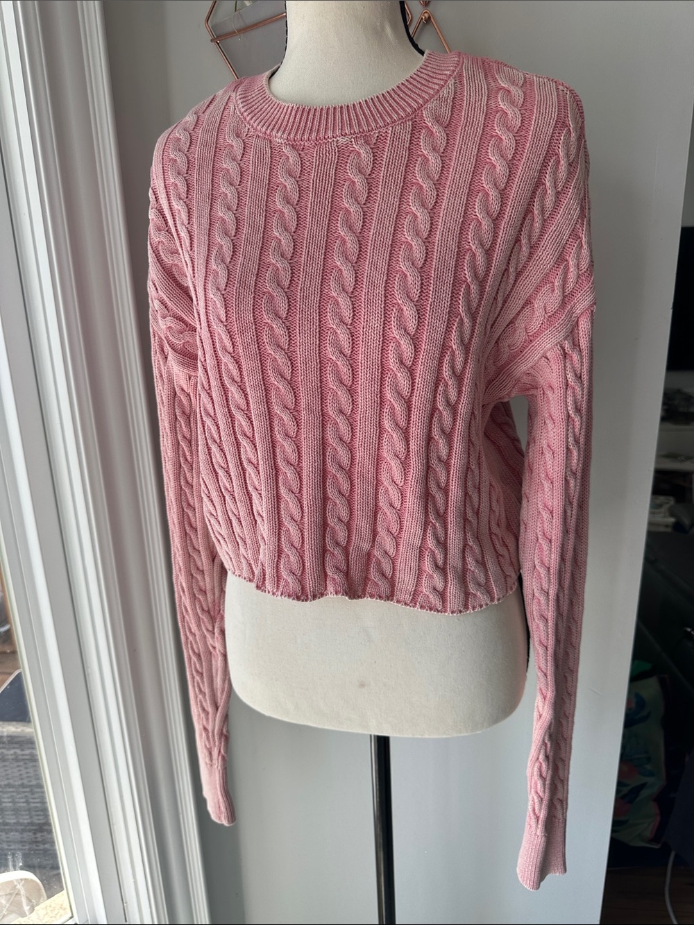 AERIE Cropped Cable Knit Sweater Pink Distressed Preppy Cotton Size Medium
